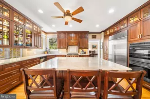 10121 Ratcliffe Manor Dr, Fairfax, VA 22030 - Photo 33