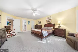 10121 Ratcliffe Manor Dr, Fairfax, VA 22030 - Photo 73