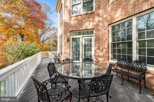 10121 Ratcliffe Manor Dr, Fairfax, VA 22030 - Photo 7