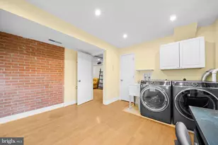 10600 Springmann Dr, Fairfax, VA 22030 - Photo 49