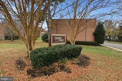 10721 West Drive #302, Fairfax, VA 22030 - Photo 3