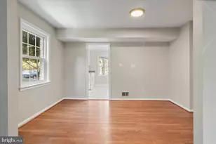 10439 Courthouse Dr, Fairfax, VA 22030 - Photo 5