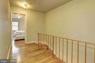 3898 University Dr, Fairfax, VA 22030 - Photo 7