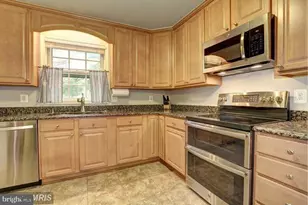 3898 University Dr, Fairfax, VA 22030 - Photo 15