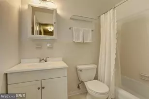 3898 University Dr, Fairfax, VA 22030 - Photo 23