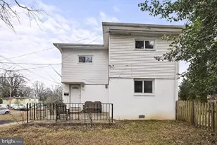 10725 Maple St, Fairfax, VA 22030 - Photo 5