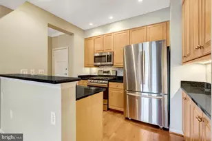 10328 Sager Ave, Fairfax, VA 22030 - Photo 13