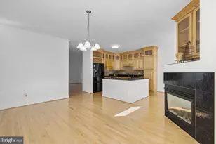 10505 Captain John Smith Ct, Fairfax, VA 22030 - Photo 7