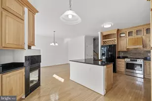 10505 Captain John Smith Ct, Fairfax, VA 22030 - Photo 13