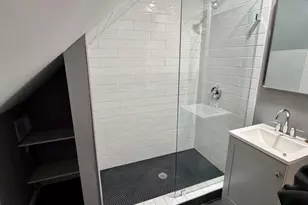 4023 Woodland Dr, Fairfax, VA 22030 - Photo 9