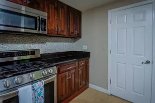 10626 Ashby Pl, Fairfax, VA 22030 - Photo 13