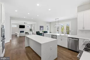 10602 Oak Pl, Fairfax, VA 22030 - Photo 21