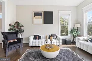 10602 Oak Pl, Fairfax, VA 22030 - Photo 9