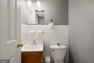 10228 Shiloh St, Fairfax, VA 22030 - Photo 23