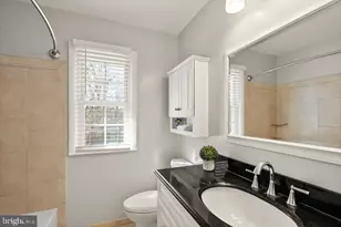 10228 Shiloh St, Fairfax, VA 22030 - Photo 39