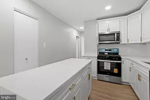 10171 Fair Woods Dr, Fairfax, VA 22030 - Photo 7