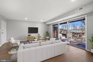 10171 Fair Woods Dr, Fairfax, VA 22030 - Photo 3