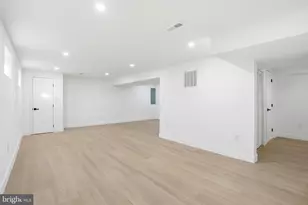 10704 Howerton Ave, Fairfax, VA 22030 - Photo 25