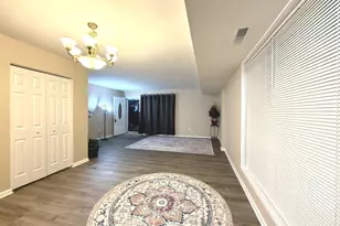 10135 Fair Woods Dr, Fairfax, VA 22030 - Photo 11