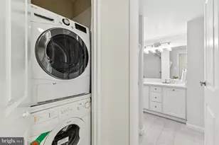 10570 Main St, Fairfax, VA 22030 - Photo 17