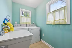 9906 Colony Rd, Fairfax, VA 22030 - Photo 17