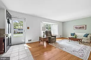 9906 Colony Rd, Fairfax, VA 22030 - Photo 5