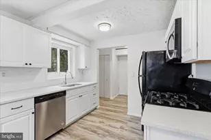 4132 Leonard Dr, Fairfax, VA 22030 - Photo 7