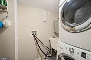 4027 Maple St, Fairfax, VA 22030 - Photo 47