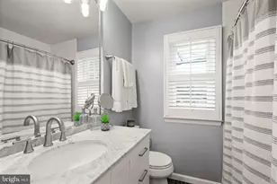 3213 Fair Woods Pkwy, Fairfax, VA 22030 - Photo 21