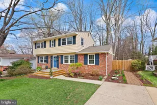 3213 Fair Woods Pkwy, Fairfax, VA 22030 - Photo 3