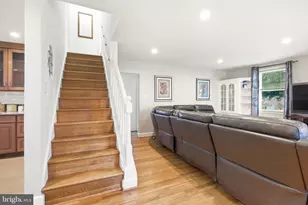 10816 Crest St, Fairfax, VA 22030 - Photo 11