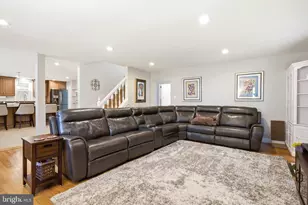 10816 Crest St, Fairfax, VA 22030 - Photo 5