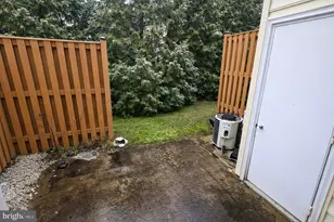 11104 Snug Haven Ln, Fairfax, VA 22030 - Photo 13