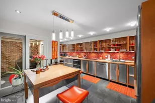 3916 Rust Hill Pl, Fairfax, VA 22030 - Photo 9