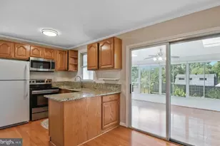 4038 Poplar St, Fairfax, VA 22030 - Photo 7