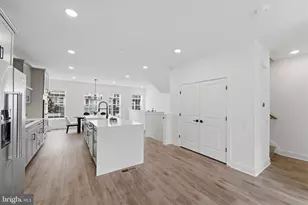 10820 Willow Ter, Fairfax, VA 22031 - Photo 7