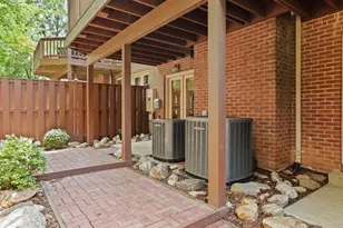 10204 Aspen Willow Dr, Fairfax, VA 22032 - Photo 45