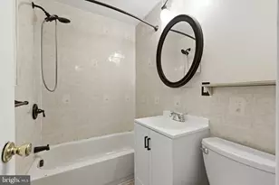 10161 Fair Woods Dr, Fairfax, VA 22030 - Photo 19