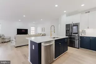 4318 Chancery Park Dr, Fairfax, VA 22030 - Photo 9