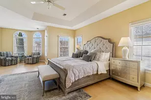 10089 McCarty Crest Ct, Fairfax, VA 22030 - Photo 33