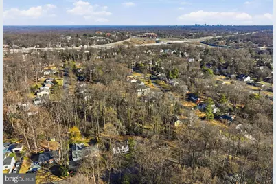 10704 Howerton Avenue, Fairfax, VA 22030 - Photo 27