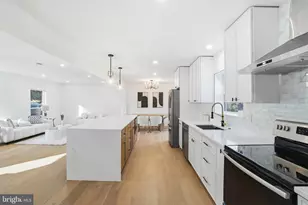 10704 Howerton Ave, Fairfax, VA 22030 - Photo 5