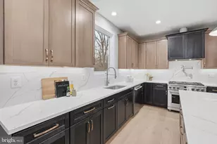 3410 Burrows Ave, Fairfax, VA 22030 - Photo 11