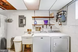 9752 Cardinal Rd, Fairfax, VA 22030 - Photo 33