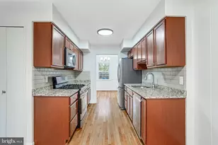 9752 Cardinal Rd, Fairfax, VA 22030 - Photo 7