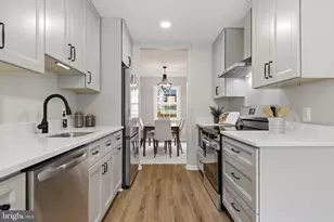 3262 Cambridge Ct, Fairfax, VA 22030 - Photo 3