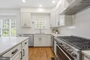 10424 Breckinridge Ln, Fairfax, VA 22030 - Photo 25