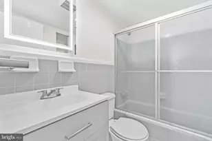 10025 Fair Woods Dr, Fairfax, VA 22030 - Photo 19