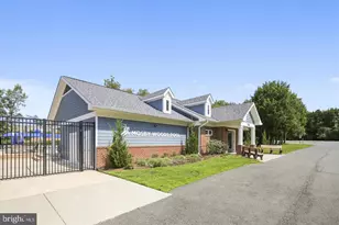 10025 Fair Woods Dr, Fairfax, VA 22030 - Photo 29