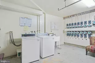 10025 Fair Woods Dr, Fairfax, VA 22030 - Photo 23